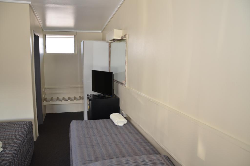 Warwick Motor Inn Habitación foto